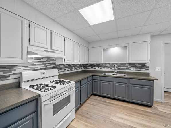 28 Van Buren St Floor 1