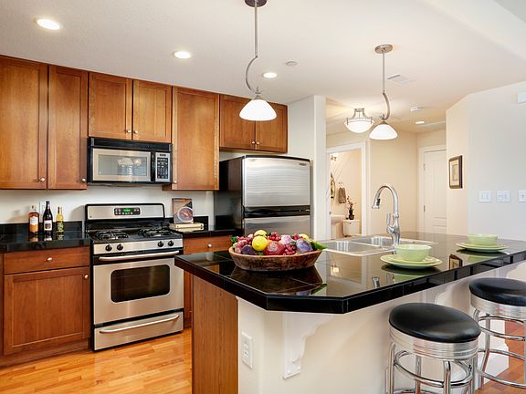 5th image of 1560 N Milwaukee St #120