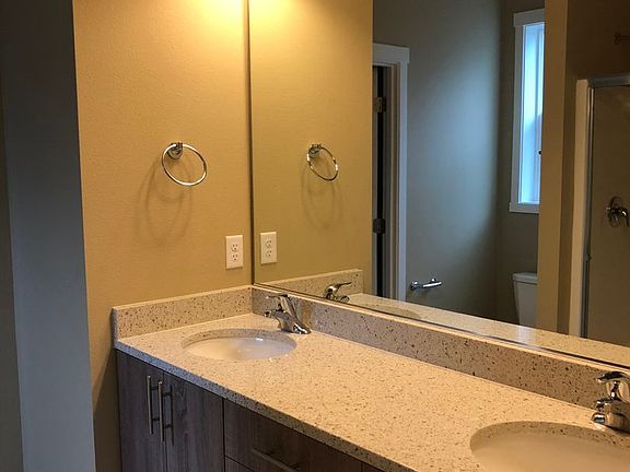 5th image of 10601 NE 103rd Ct