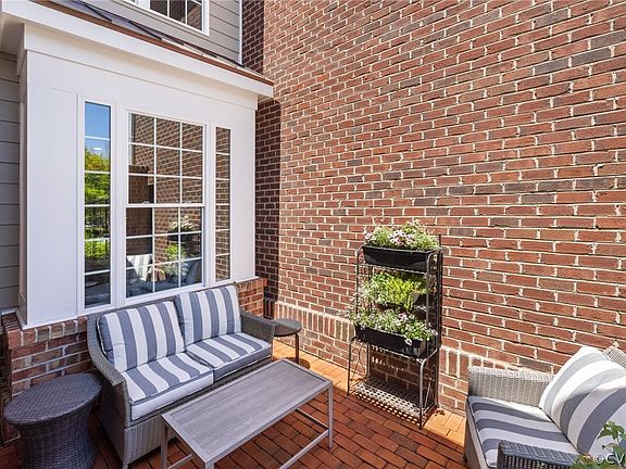 5th image of 1003 Southwark Ln