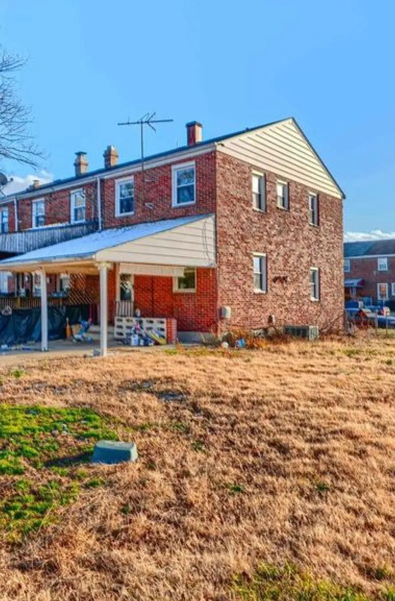 Building Photo - 8142 Del Haven Rd