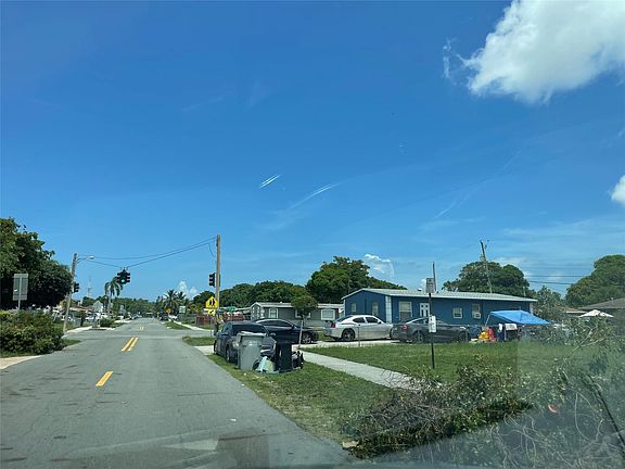 3rd image of 1589 NW 6th Avenue