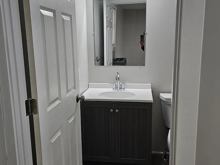 202 S Dryden St #B — Photo 4