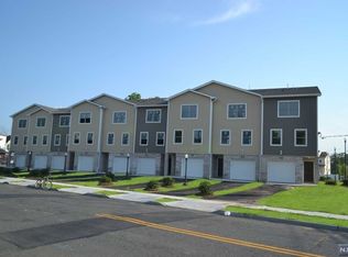 247 Berry St, Hackensack, NJ 07601