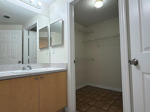 5th image of 5016 Lantana Rd APT 1201