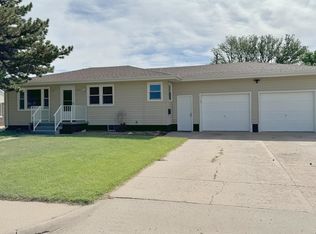 2012 Eisenhower Rd, Hays, KS 67601