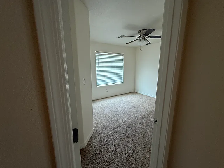 1821 Chisholm Trl NE — Photo 25