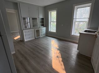 188 Division St #2R, Amsterdam, NY 12010