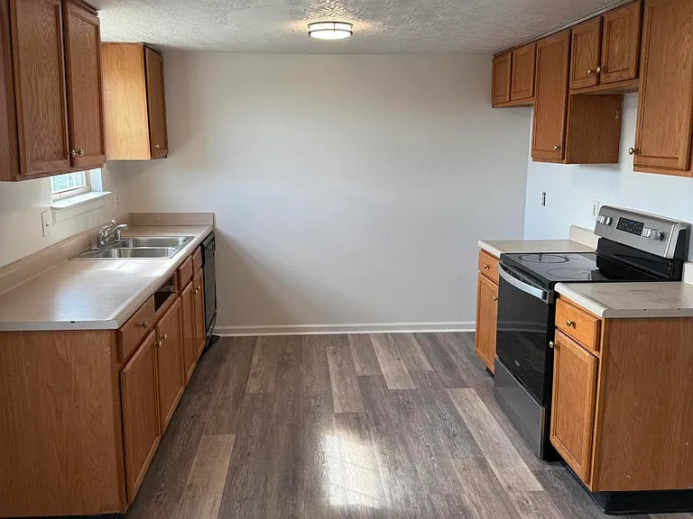 821 Ridgewood Dr #1-2 — Photo 6