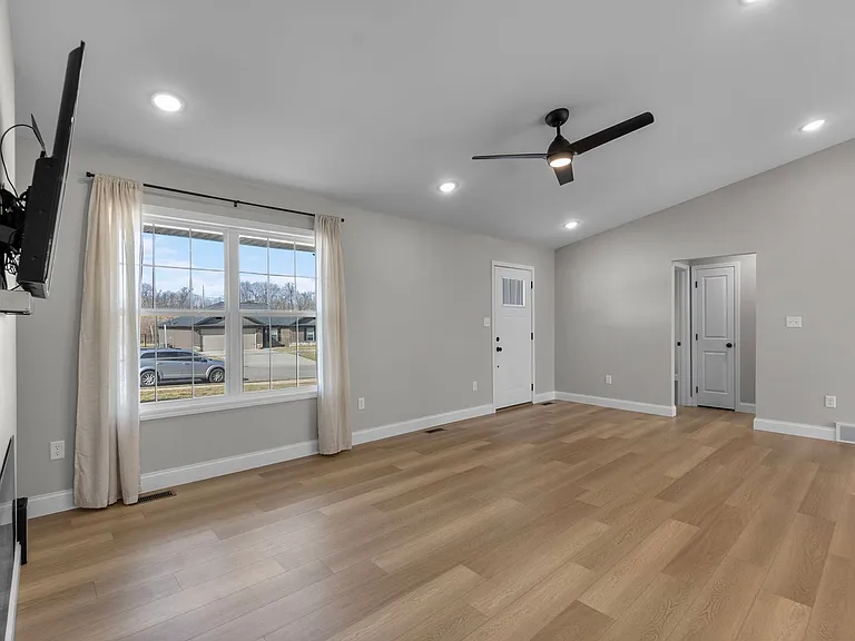 524 Old Poplar Rd — Photo 9
