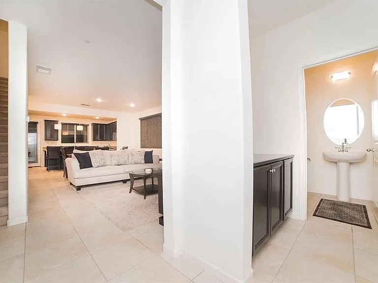 1088 Arrington Dr — Photo 4
