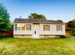 629 N Dunton Ave, East Patchogue, NY 11772