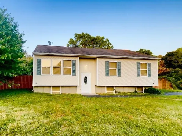 629 N Dunton Avenue, East Patchogue, NY 11772