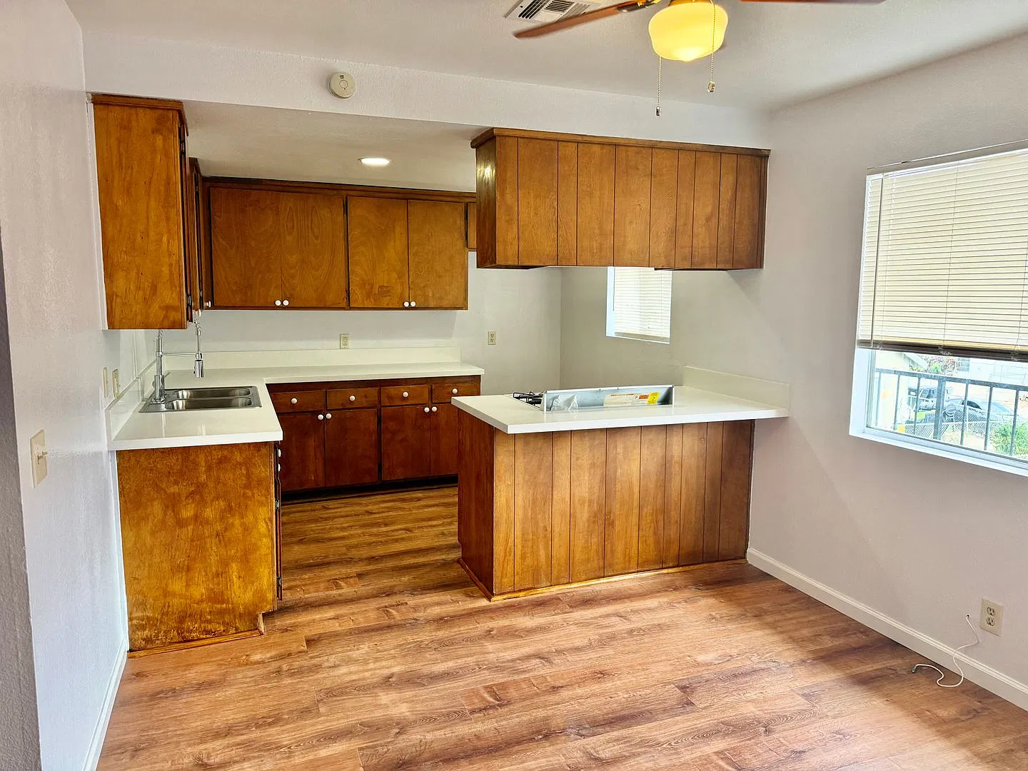 Newly Renovated Upstairs Unit Garage & Carport Included! — Photo 4