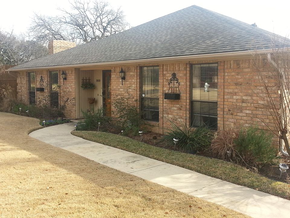 1st image of 900 Auburn Ct
