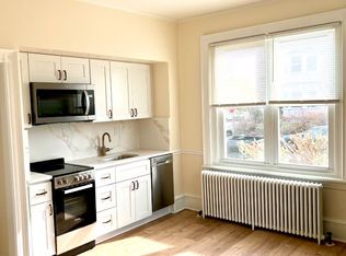 135 E 3rd St APT B, Lansdale, PA 19446