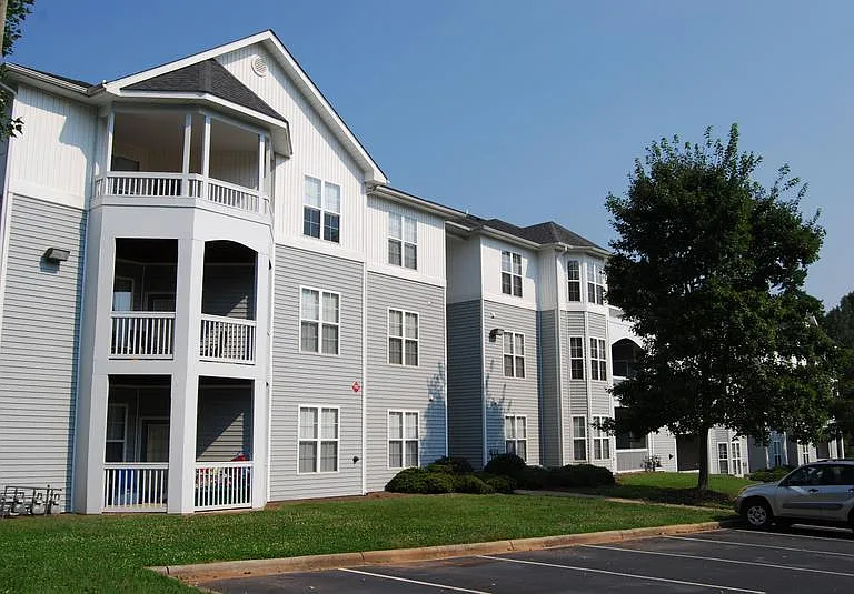 Argyle Place Apartment Homes — Photo 16