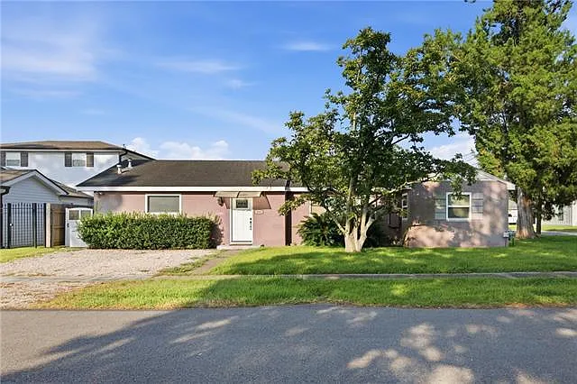 901 Newman Ave — Photo 1