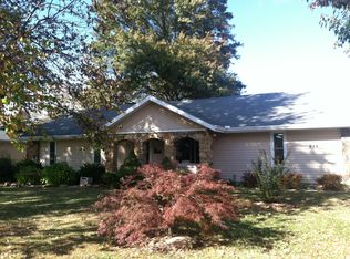 925 E Edgewood St, Springfield, MO 65807