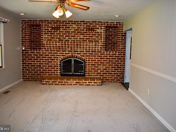 2nd image of 1156 Humbert Schoolhouse Rd