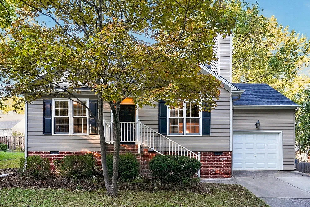 3 bed, 2.0 bath, 1246 sqft, $1,990 — Photo 1