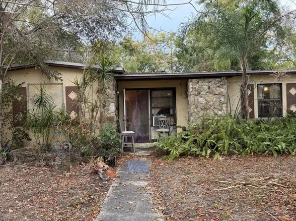 490 SE Sandia Dr, Pt Saint Lucie, FL 34983