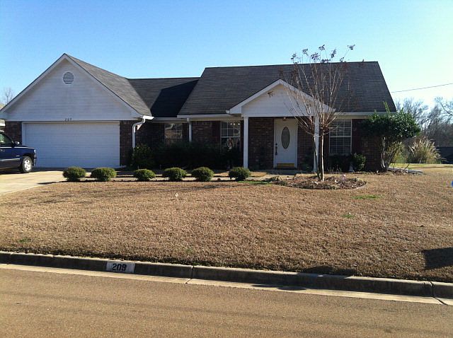 1st image of 209 Sunline Dr