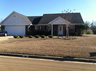 209 Sunline Dr, Vicksburg, MS 39180