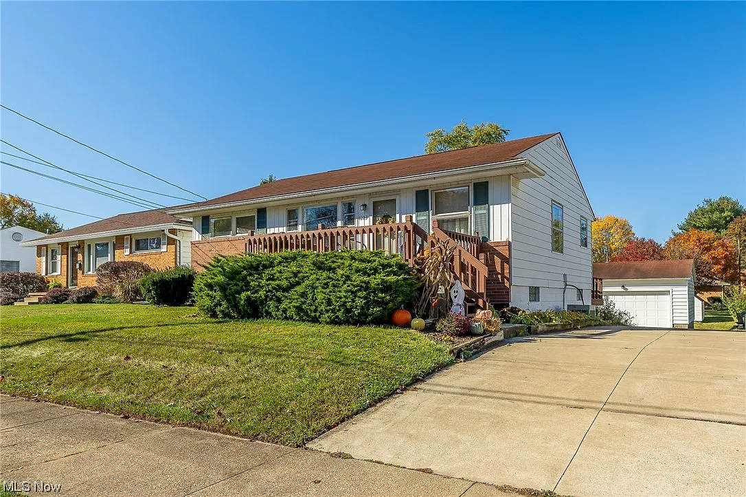 1223 Clearmount Ave SE photo 1