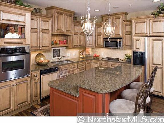 3rd image of 10707 Lyndale Circle