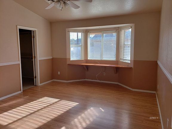 5th image of 219 E Saddlehorn Dr
