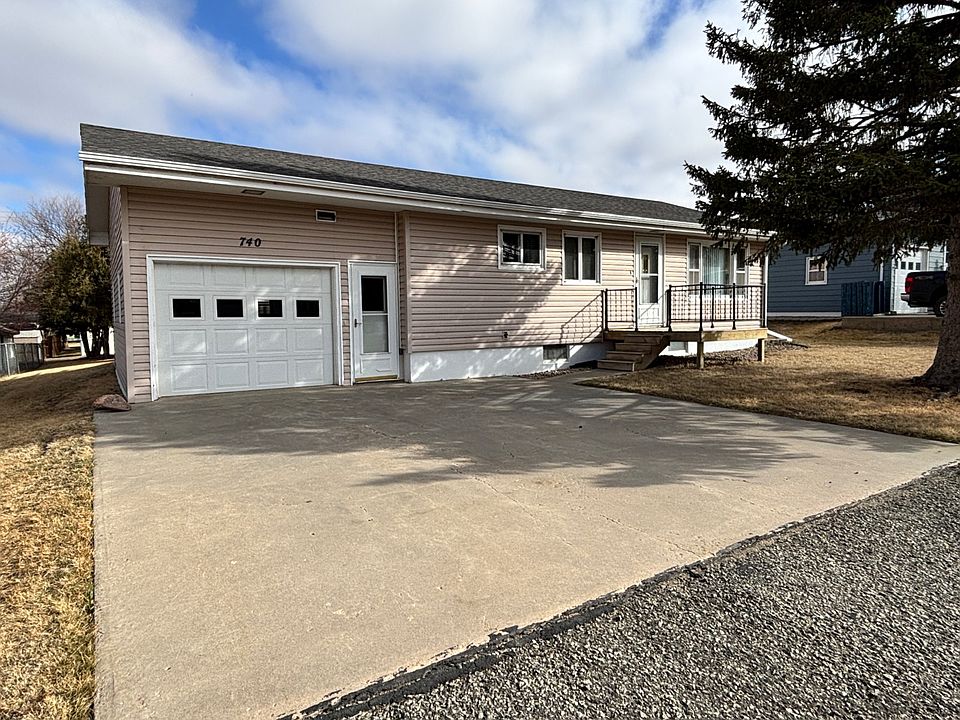 1st image of 740 W 9th St