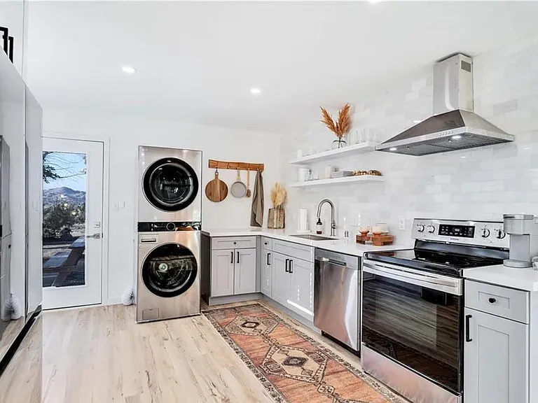 7623 Warren Vista Ave — Photo 3