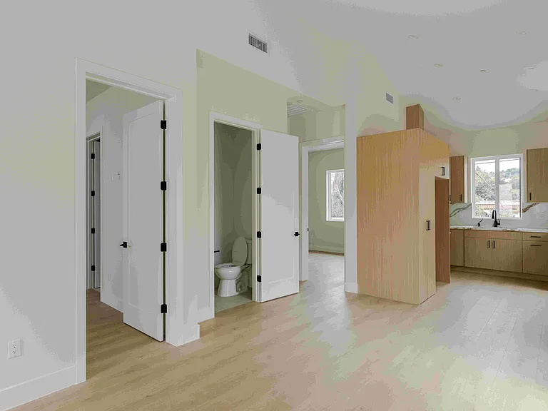 1215 N Verdugo Rd #D — Photo 11