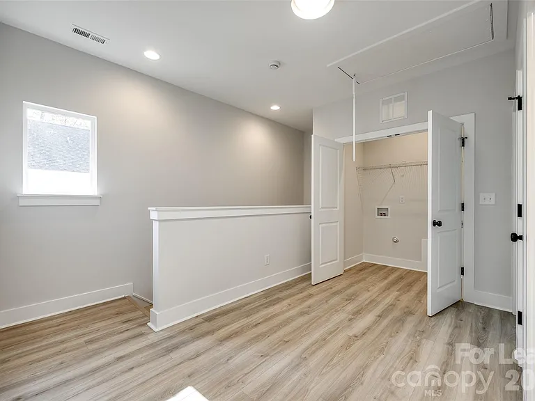 3418 Peligreni St — Photo 6