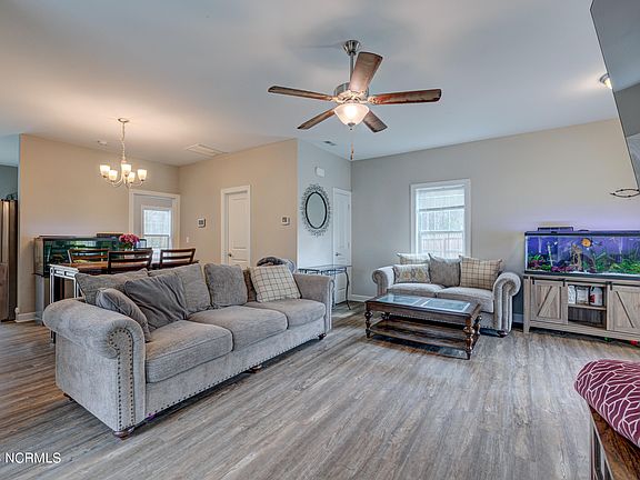 3rd image of 9326 Straightway Drive NE