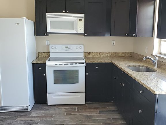 5th image of 27061 Pine Ave