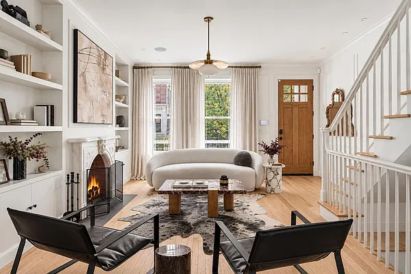 Living room, photo 1