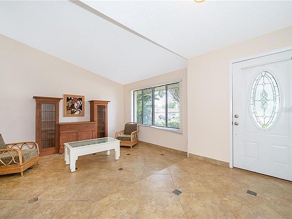 4th image of 7929 Glen Abbey Cir