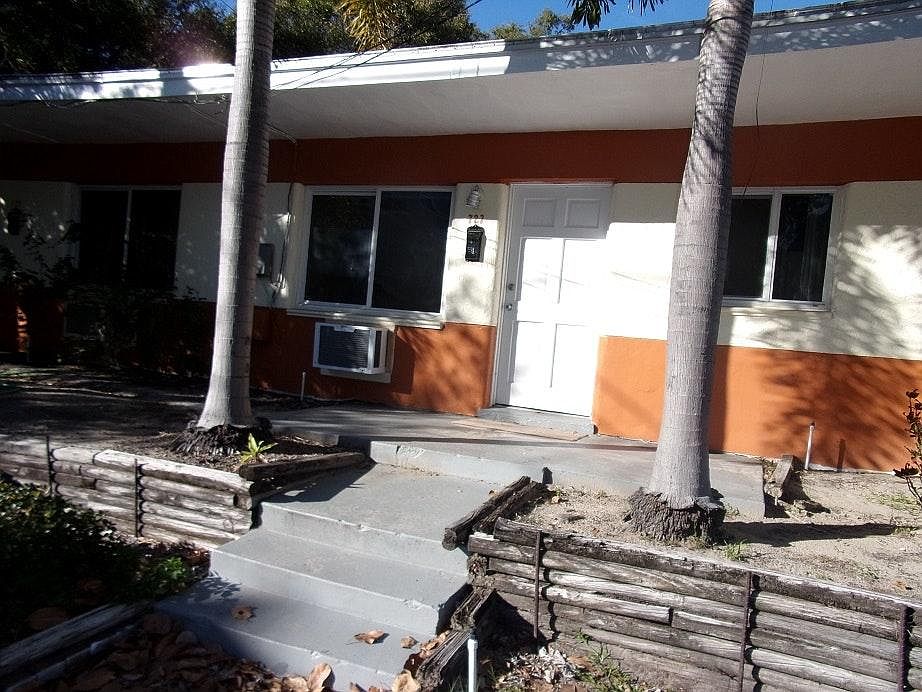 1st image of 725 9th Ave N
