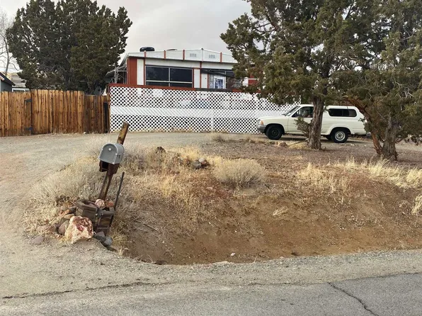 5909 Amargosa Dr, Sun Valley, NV 89433