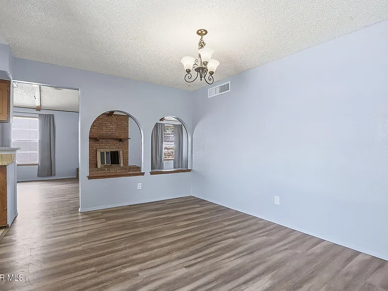 1610 Dale Douglas Dr — Photo 4
