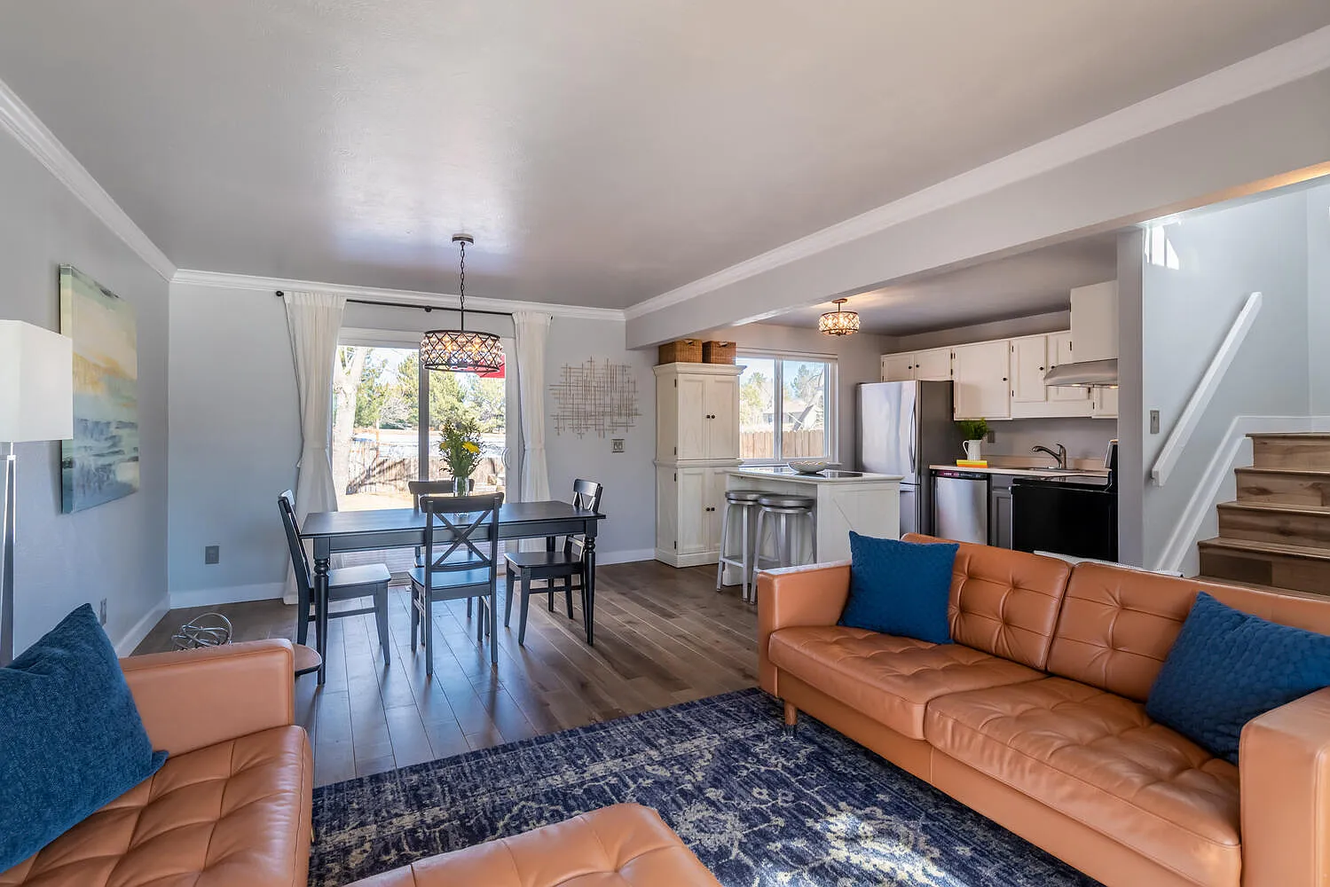 3 bed, 1320 sqft, $3,150 — Photo 3