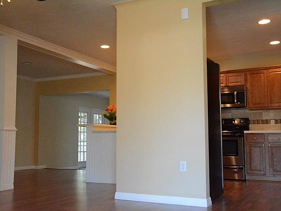 3rd image of 1115 E Court St