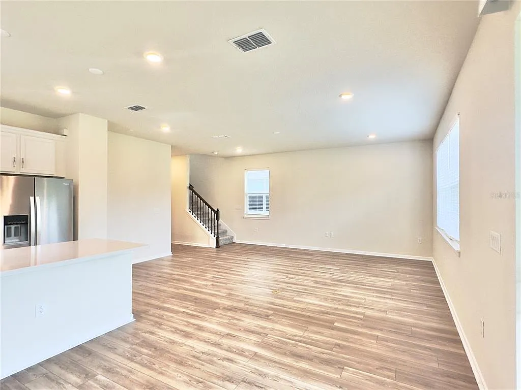 4 bed, 3.0 bath, 2208 sqft, $2,900 — Photo 4