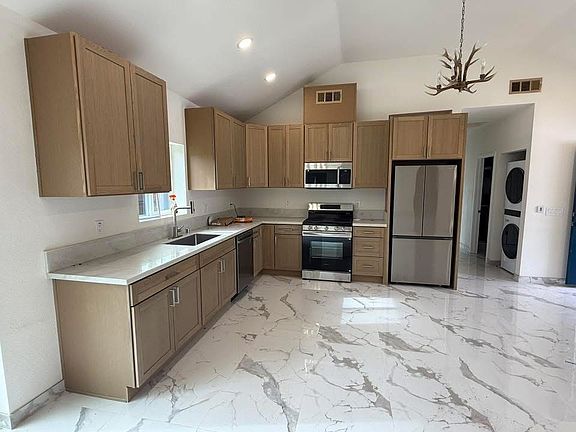 4th image of 8327 Winter Gardens Blvd