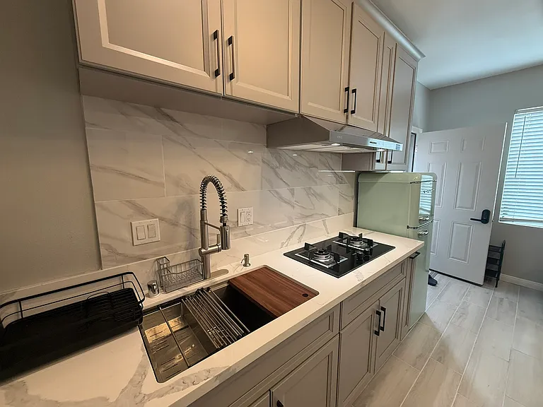14069 Bay Cir #1 — Photo 6