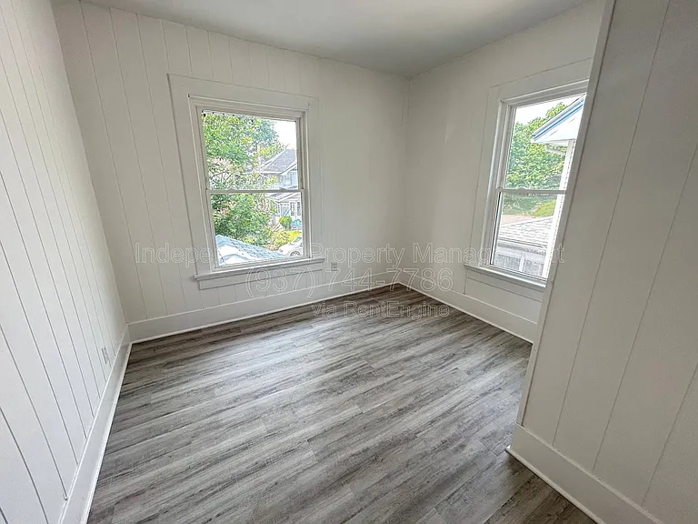 951 Ferndale Ave — Photo 15