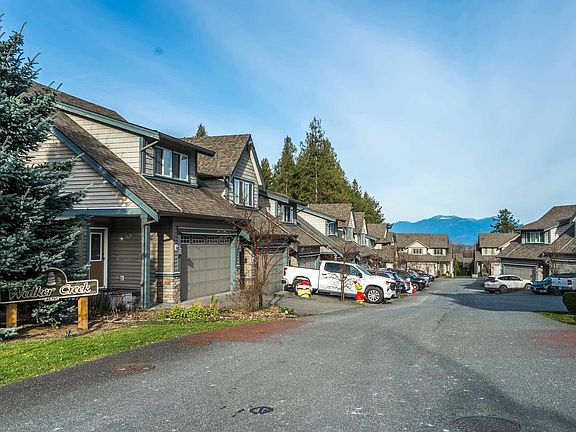 2nd image of 46791 Hudson Rd #40