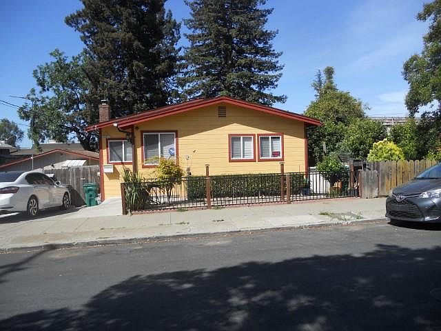 Front of house with 1 off street parking